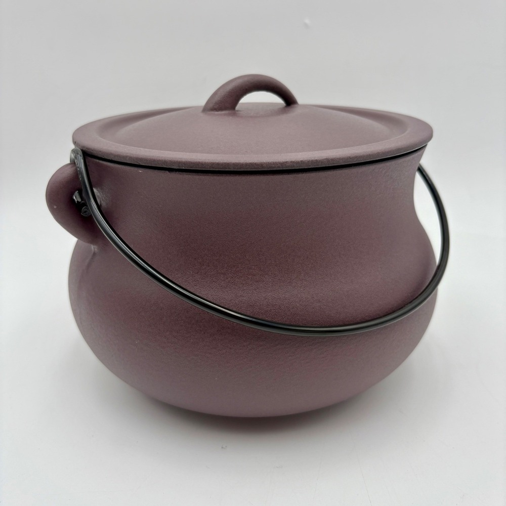 Smith & Clark Ironworks 4 Qt Cauldron Pre-Seasoned Cast Iron Pot Purple